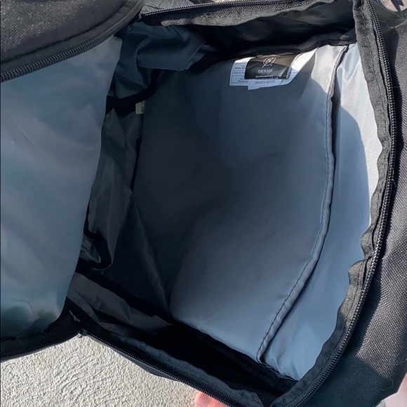 The Flash “Zoom” Backpack + Wallet Bundle - Picture 2 of 9